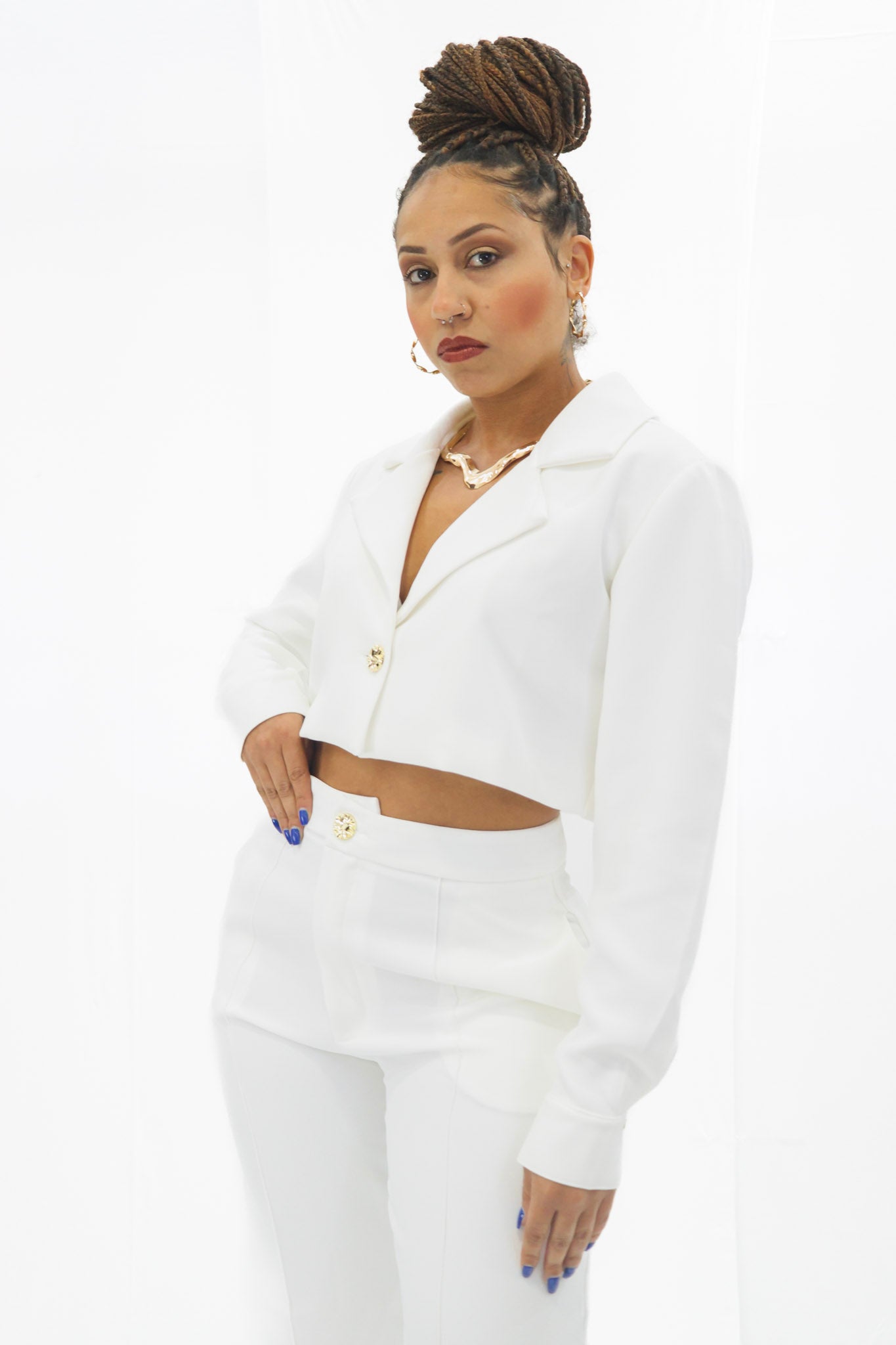 Terninho Feminino Cropped Off-White - Elegância Moderna Yebo