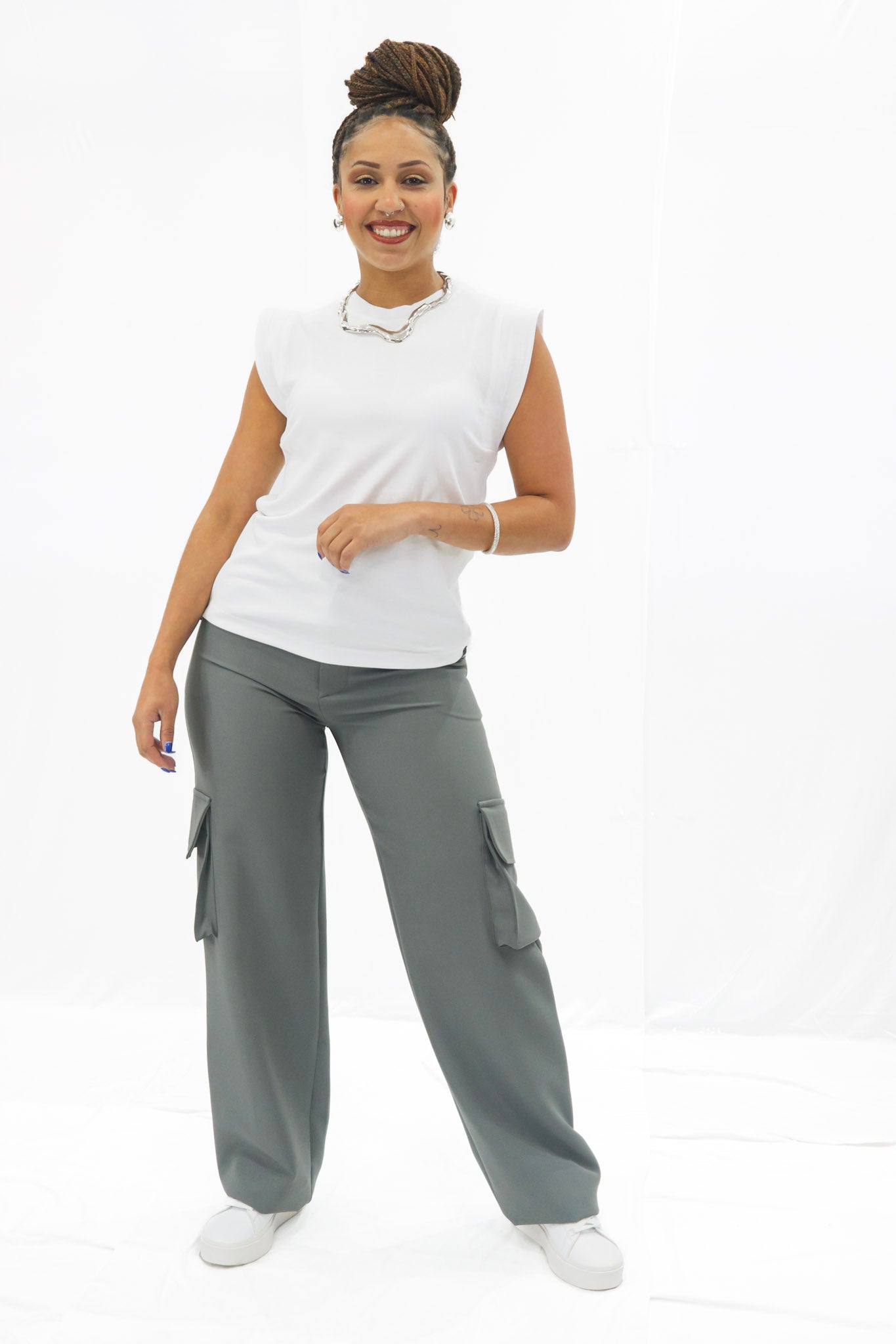 Calça Cargo Alfaiataria Feminina Cinza Intenso Yebo